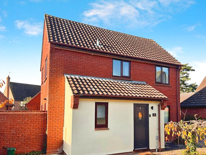 4 Bedroom Detached House For Sale In Bulbecks Walk, Chelmsford, CM3