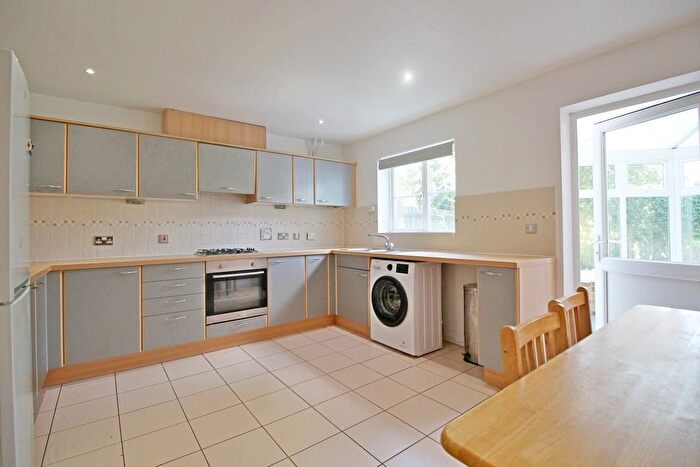 4 Bedroom Semi-Detached House To Rent In Primrose Place, Isleworth, TW7