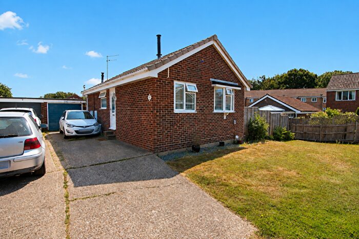 2 Bedroom Detached Bungalow For Sale In Tansy Close, Waterlooville, PO7