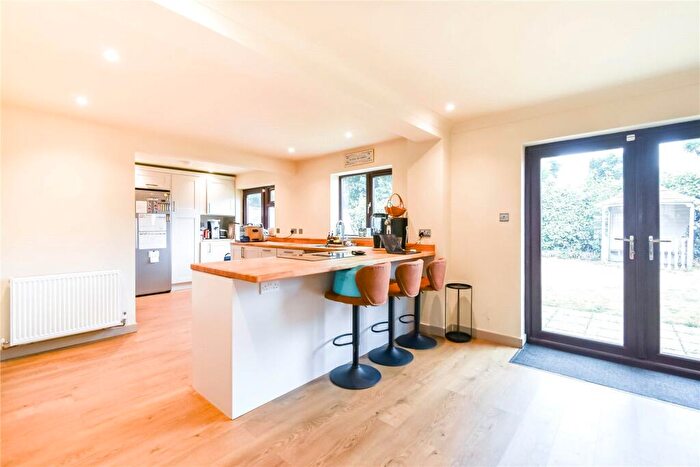 4 Bedroom Detached House For Sale In Barley Close, Thatcham, Berkshire, RG19