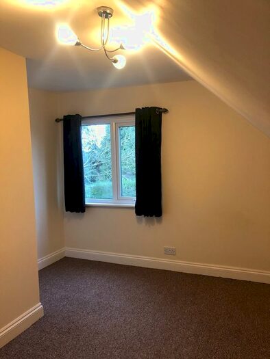 4 Bedroom Semi-Detached House To Rent In Willington Street, Maidstone, Kent, ME15