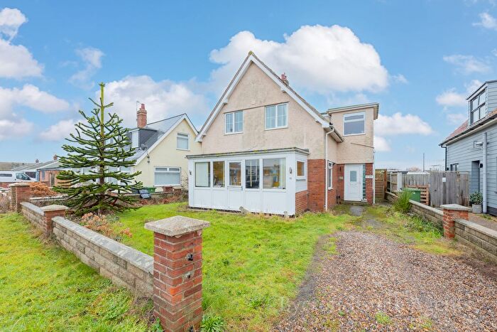 3 Bedroom Detached House For Sale In California Avenue, Scratby, NR29