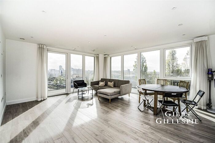 3 Bedroom Flat To Rent In Beresford Avenue, Wembley, HA0