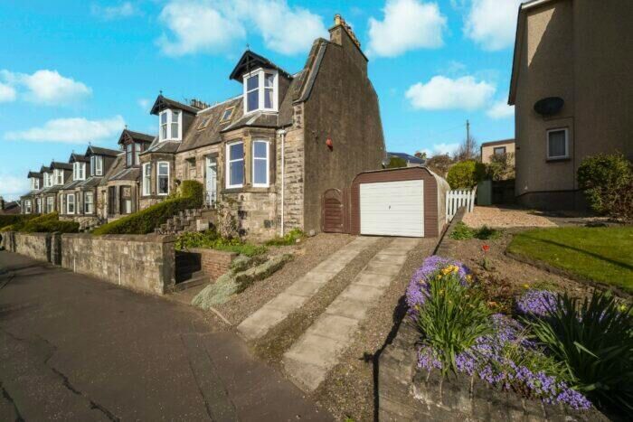 3 Bedroom End Of Terrace House For Sale In Bellyeoman Road, Dunfermline, KY12