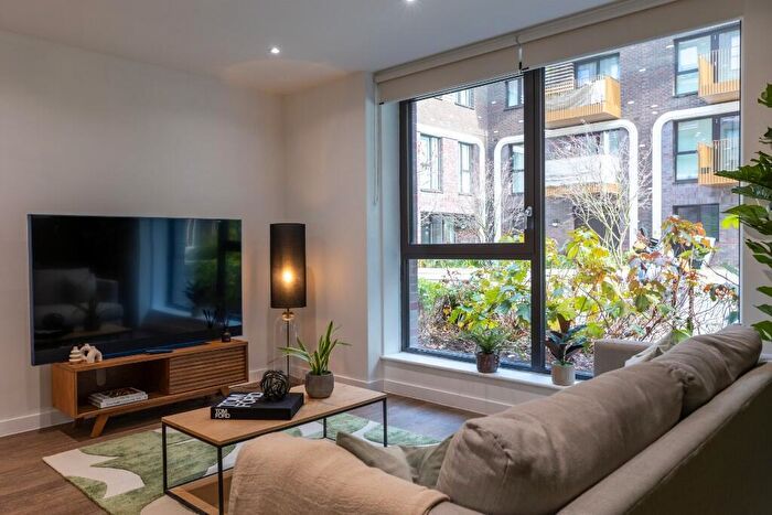 2 Bedroom Flat To Rent In Flat, Vanguard Way London, E17