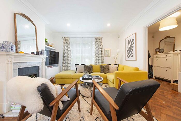 3 Bedroom Property To Rent In Grange Grove, London, N1