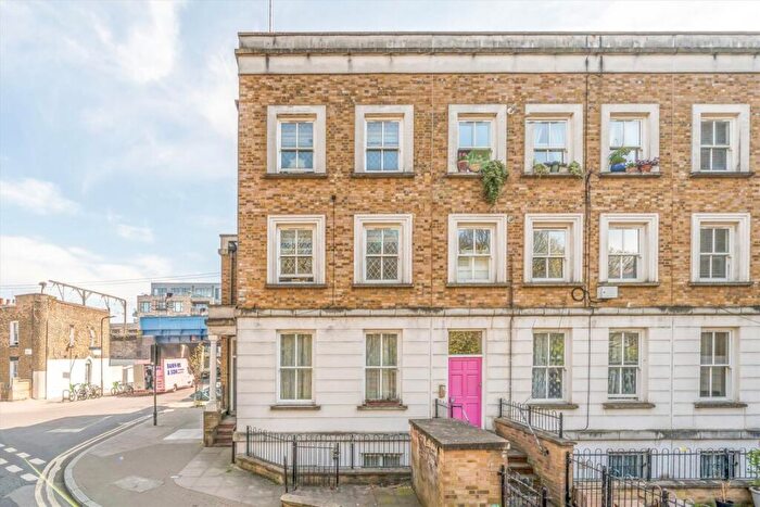 3 Bedroom Flat To Rent In Martello Street, London Fields, E8