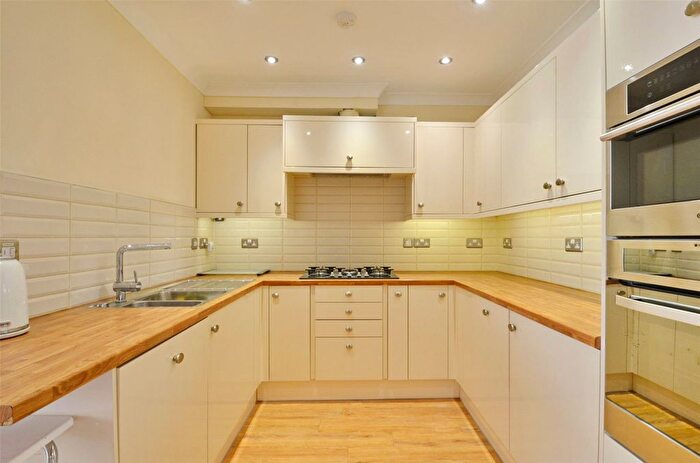 3 Bedroom Terraced House To Rent In Dalton Square, Kingsdown, Bristol, Bristol, BS2