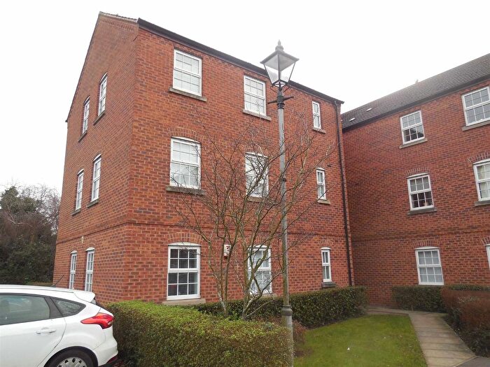 2 Bedroom Flat To Rent In Herons Court, Whitworth Avenue, Hinckley, LE10