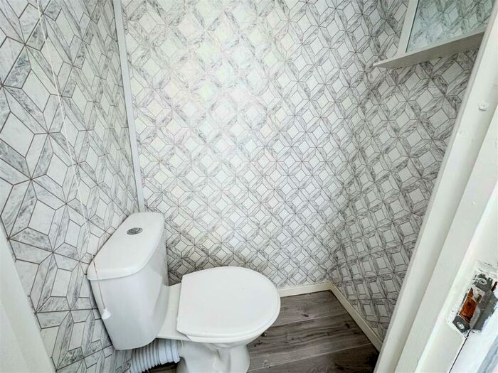 3 Bedroom Chalet For Sale In St. Christophers Way, Jaywick, Village, CO15