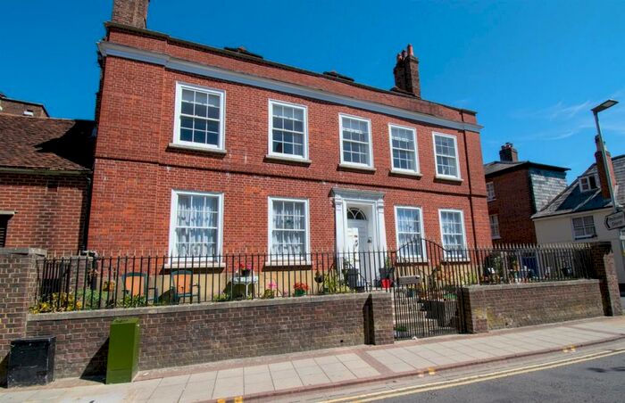 1 Bedroom Apartment To Rent In Salisbury - Three Cuppes House, SP1