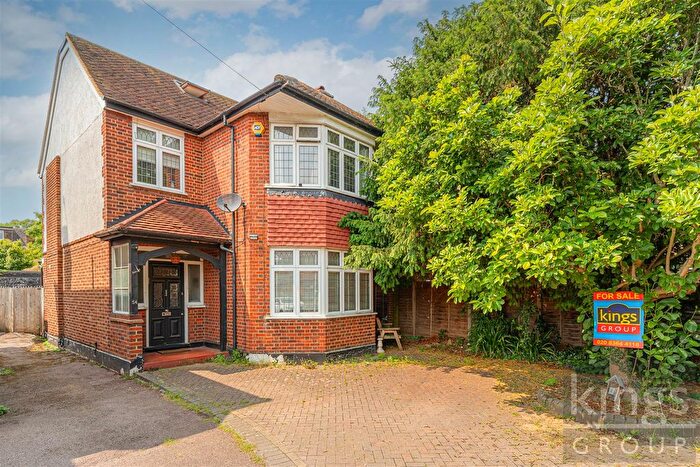 4 Bedroom Detached House For Sale In Firtree Walk, Enfield, EN1
