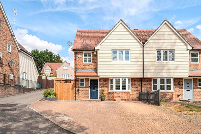 4 Bedroom Semi-Detached House For Sale In Rosemount Gardens, Weavering, Maidstone, ME14