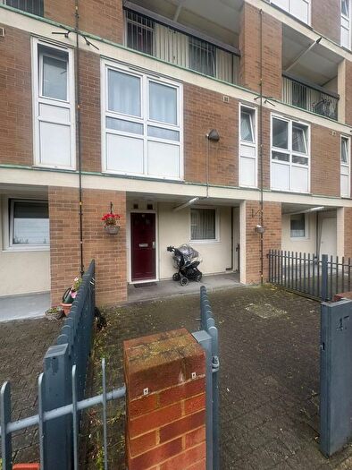 2 Bedroom Maisonette To Rent In Brownfield Street, London, E14