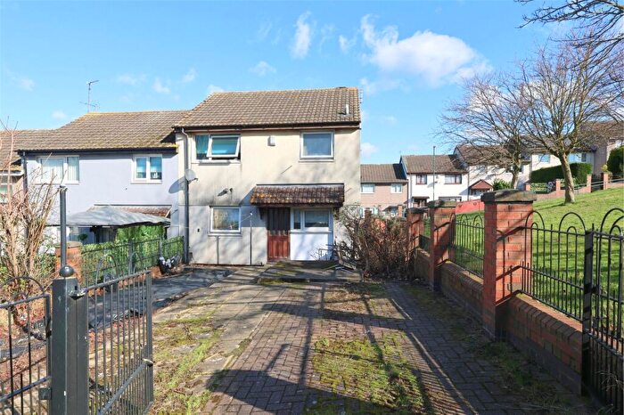 5 Bedroom End Of Terrace House For Sale In Nugent Gardens, Nottingham, Nottinghamshire, NG3