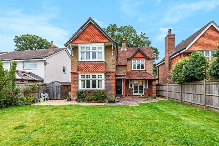 3 Bedroom Detached House For Sale In Red House Lane, Elstead, GU8