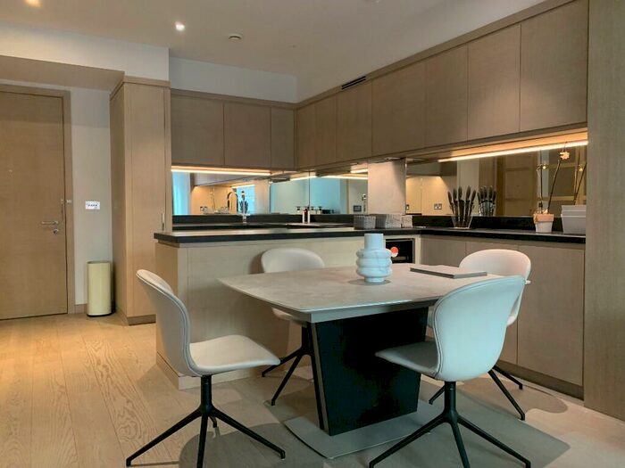 2 Bedroom Flat To Rent In Legacy Building, Viaduct Gardens, London, SW11