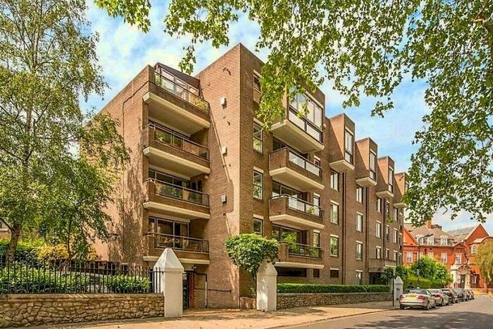 1 Bedroom Flat To Rent In Oakley Square, Camden / Euston, NW1