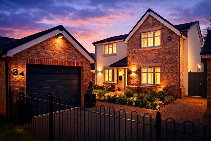 4 Bedroom Detached House For Sale In Dupre Crescent, Beaconsfield, HP9