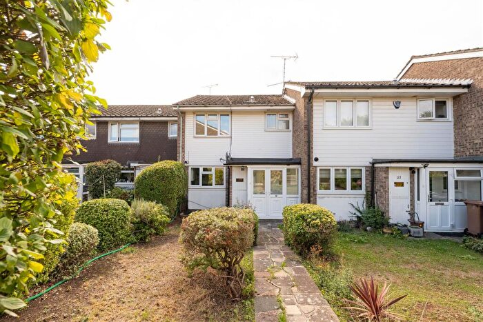 3 Bedroom House For Sale In Village Close, Highams Park, E4