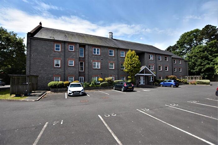 2 Bedroom Flat To Rent In Victoria Court, Ulverston, LA12