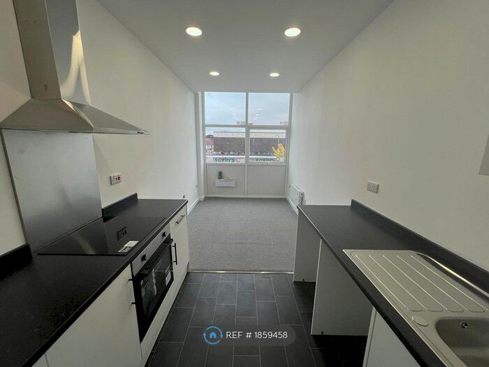 2 Bedroom Flat To Rent In Grosvenor Street, Stalybridge, SK15