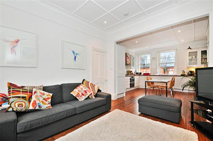 4 Bedroom Flat To Rent In Kingdon Road, London, NW6