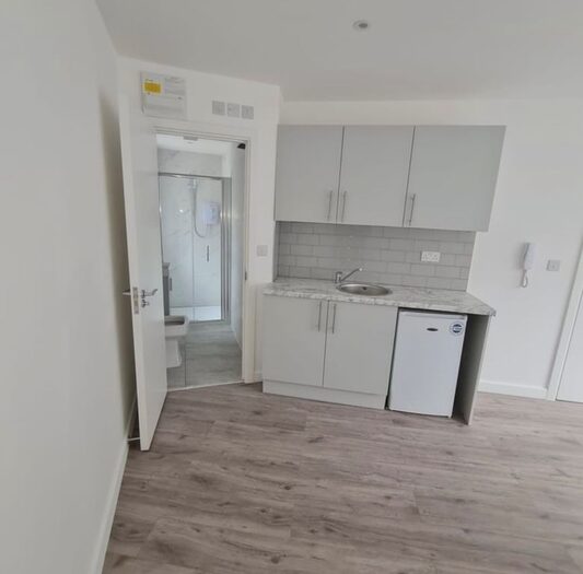 Studio To Rent In Studio E, London, SE6 - Photo 2