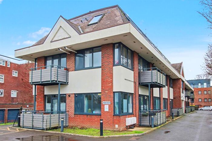 1 Bedroom Apartment For Sale In Challenge Court, Leatherhead, KT22