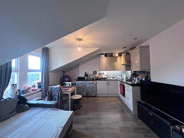 1 Bedroom Flat To Rent In Cedar Road, London, N17