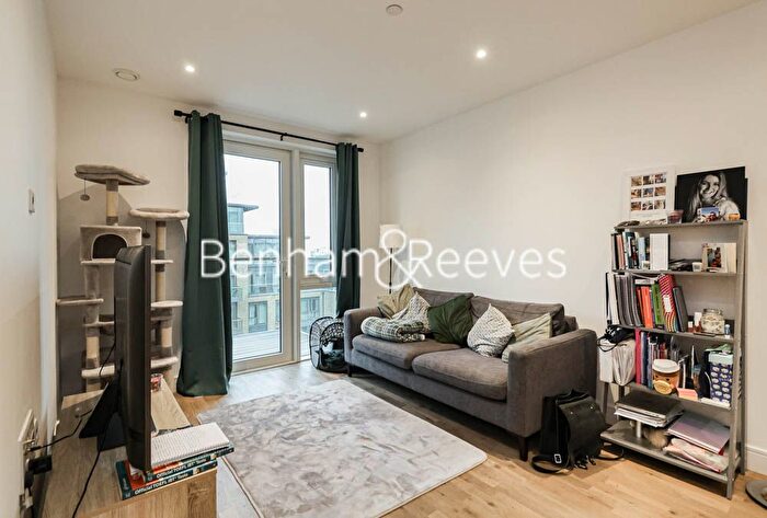 1 Bedroom Flat To Rent In Discovery House, Juniper Drive, SW18