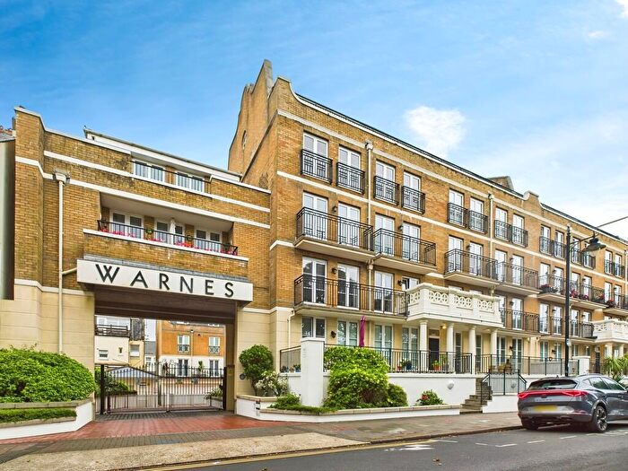 3 Bedroom Apartment To Rent In Warnes, Steyne Gardens, Worthing, BN11