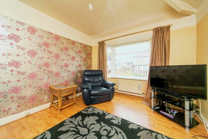 2 Bedroom Bungalow For Sale In Leyland Drive, Saltney Ferry, Caer, Leyland Drive, CH4