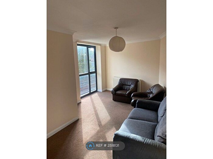 2 Bedroom Flat To Rent In Fairfield Road, London, E3
