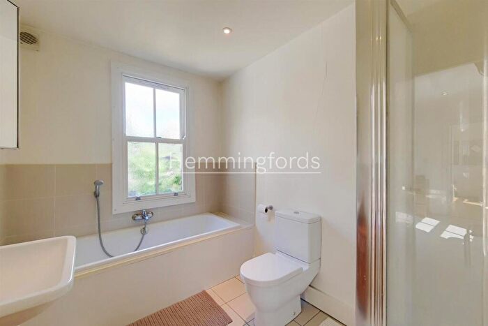 2 Bedroom Apartment To Rent In Whitehorse Road, London, E1