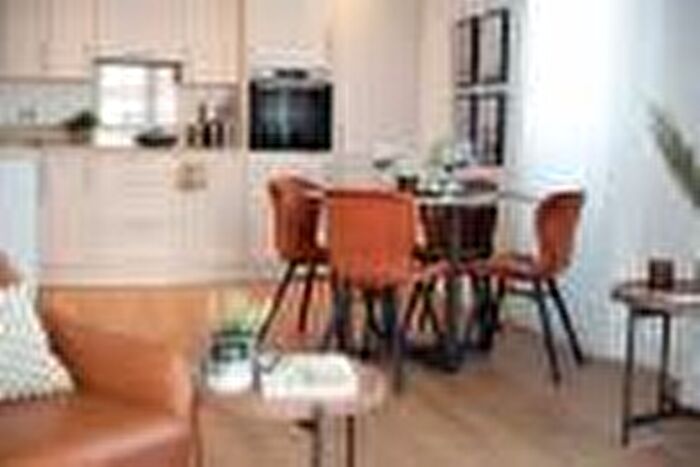 2 Bedroom Flat For Sale In Sunrise Avenue, Hornchurch, RM12