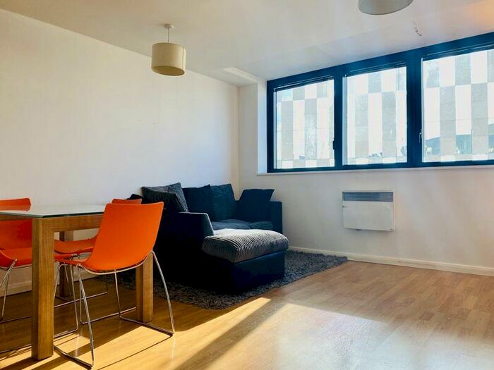 2 Bedroom Apartment To Rent In Mann Island, Liverpool, L3
