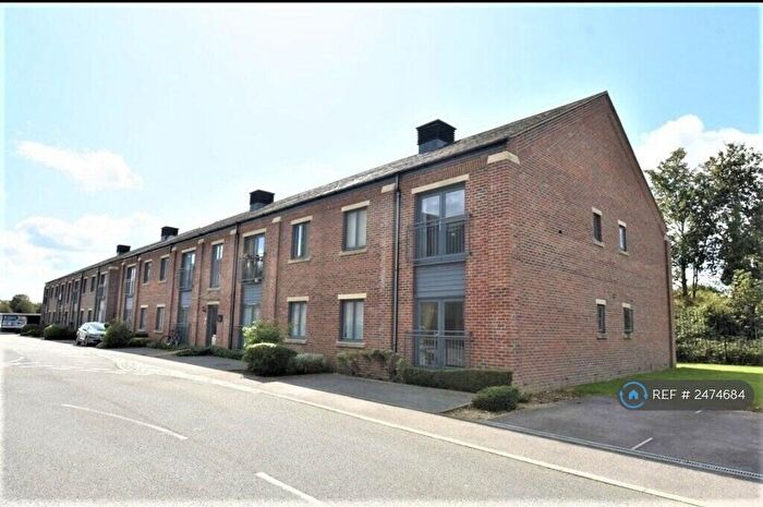 2 Bedroom Flat To Rent In Malden House, Gosport, PO12