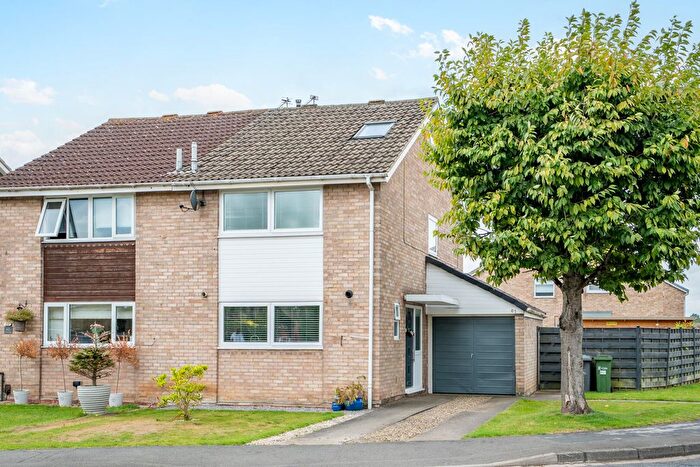 3 Bedroom Semi-Detached House For Sale In Acorn Way, York, YO24