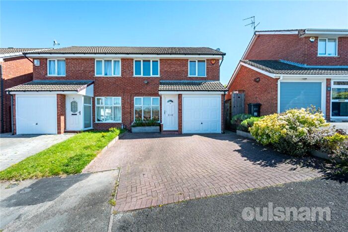 3 Bedroom Semi-Detached House For Sale In Farfield Close, Northfield, Birmingham, B31