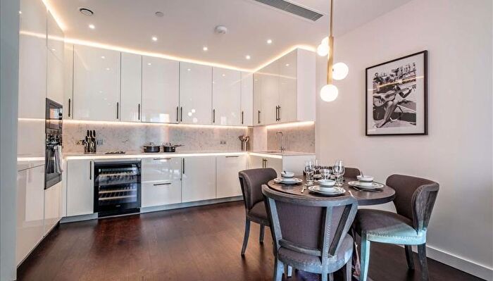 3 Bedroom Flat To Rent In Thornes House, Charles Clowes Walk, Vauxhall, London, SW11