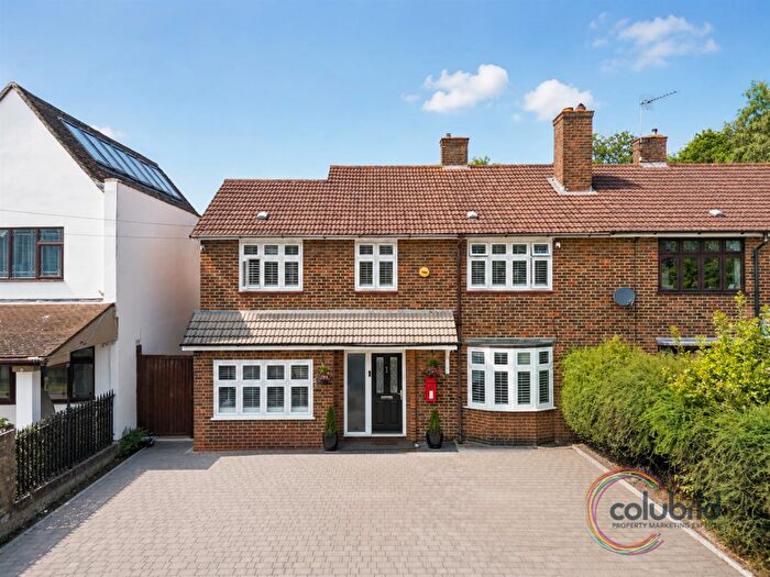 5 Bedroom Semi-Detached House For Sale In Humber Avenue, South Ockendon, RM15