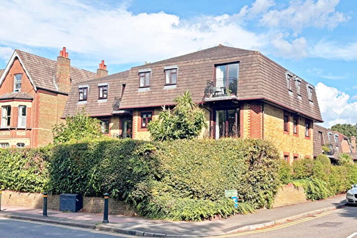 2 Bedroom Flat For Sale In Tudor Road, Beckenham, BR3