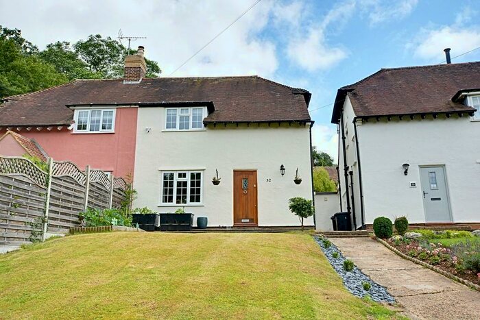 3 Bedroom Semi-Detached House To Rent In Clusterbolts, Stapleford, SG14