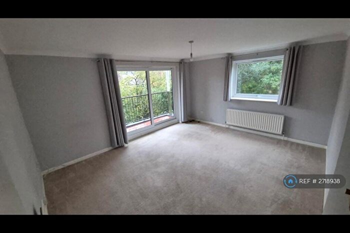 2 Bedroom Flat To Rent In The Charltons, Bournemouth, BH2