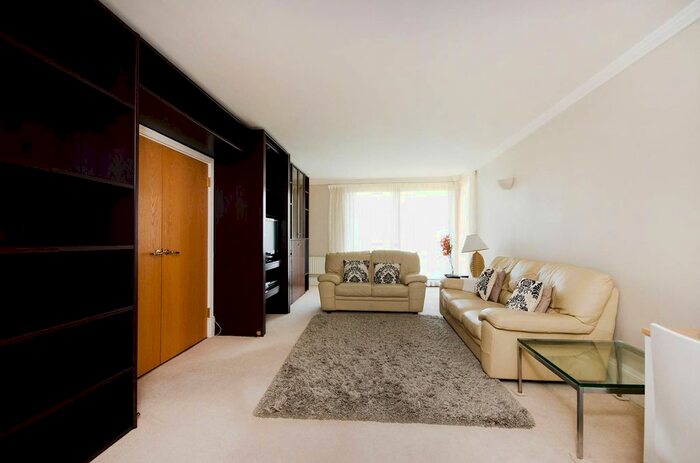 3 Bedroom Flat To Rent In Sudbury Hill, Harrow On The Hill, Harrow, HA1