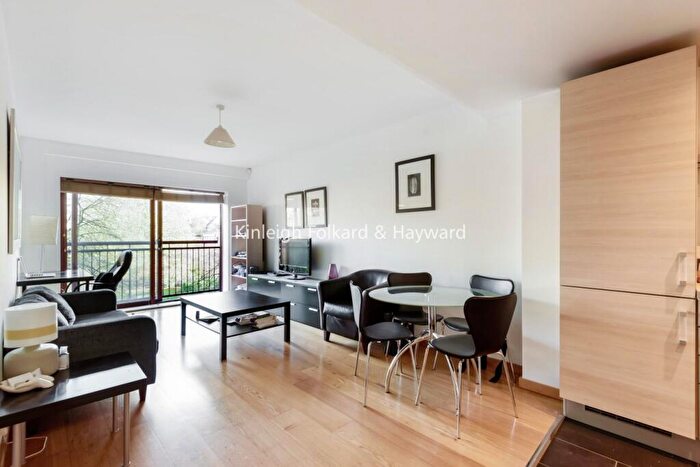 2 Bedroom Flat To Rent In Graham Street, London, N1