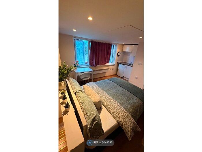 Studio To Rent In Middleham Road, London, N18