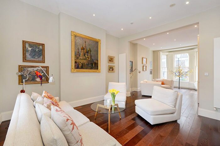 5 Bedroom Detached House To Rent In Powis Gardens, Notting Hill, London, W11