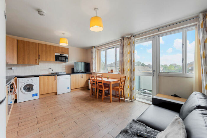 4 Bedroom Maisonette To Rent In Stepney Way, London, E1